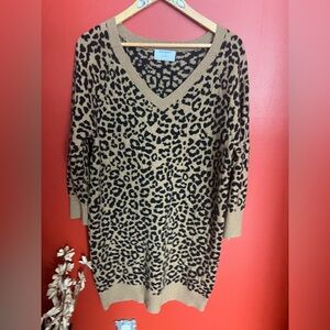 Old Navy Women's V-Neck Leopard Sweater dress- Black and Tan size petite large